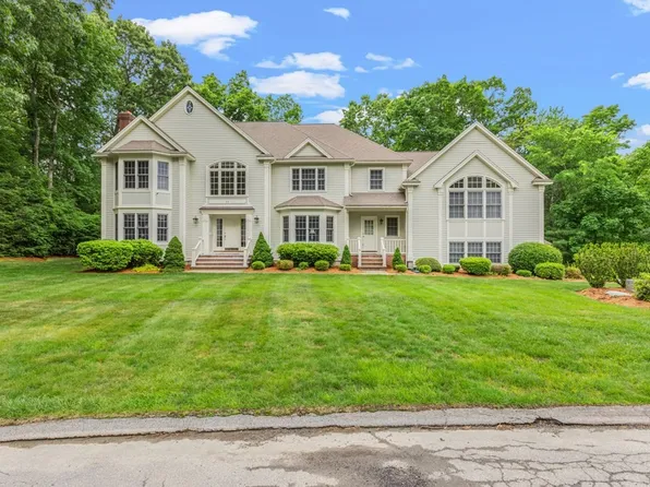 45 Hitching Post Rd, North Andover, MA 01845