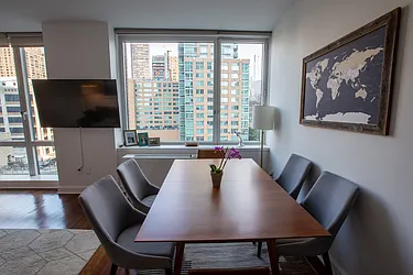 Rented by R New York