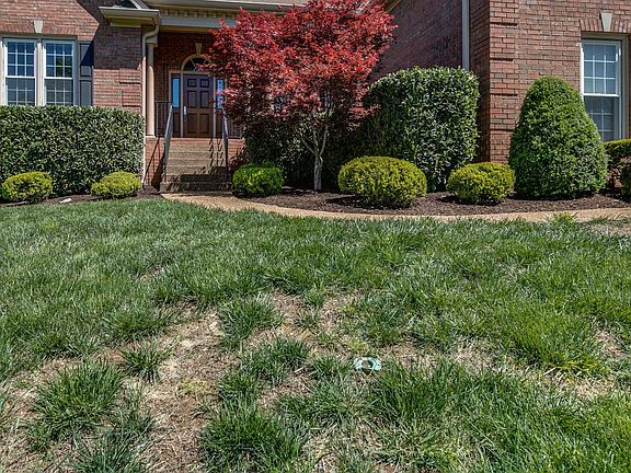 3rd image of 612 Burton Dr