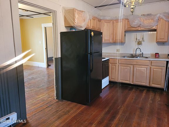 3rd image of 408 Market St