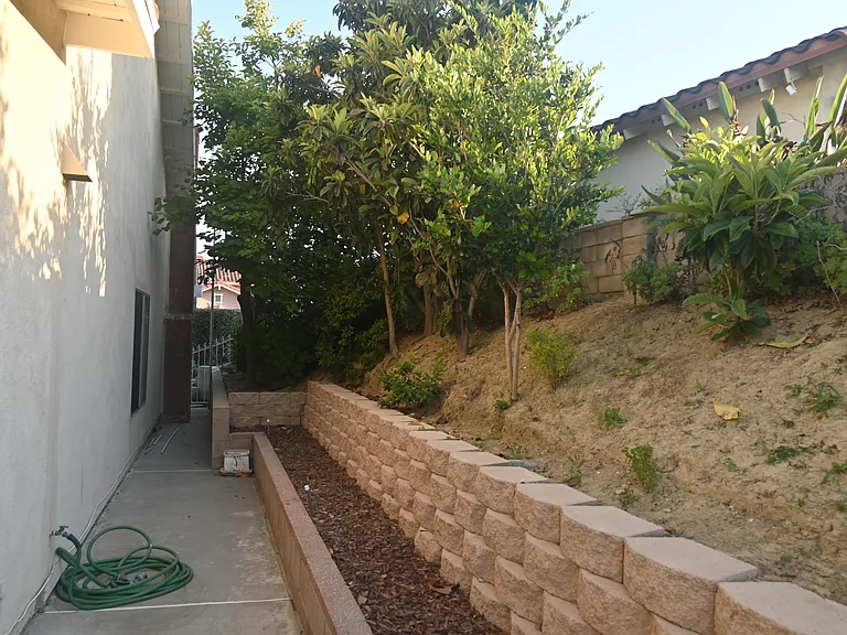 920 W Adams Ave — Photo 6