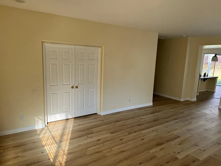 14975 Mount Wilson Ln — Photo 5