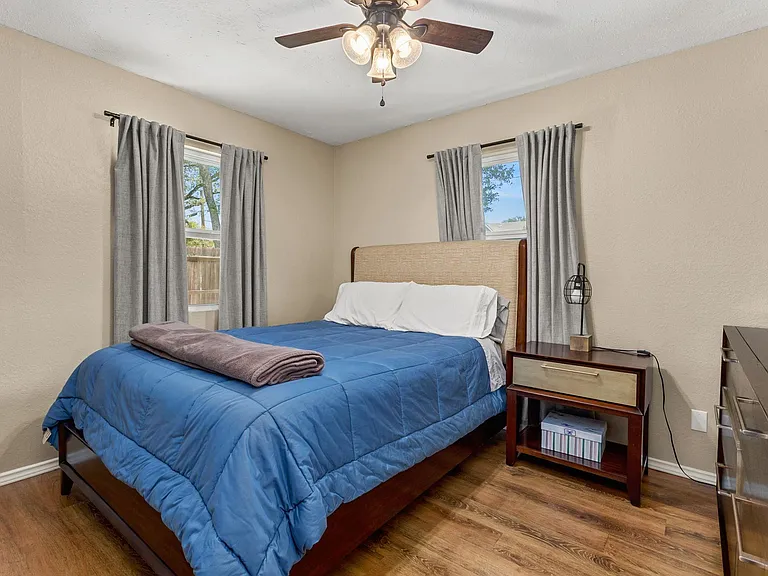 467 Burr Oak Ln — Photo 13