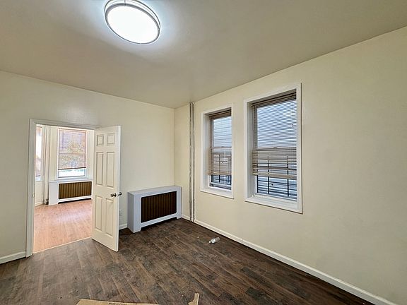 4th image of 146 Cedar Ave #1