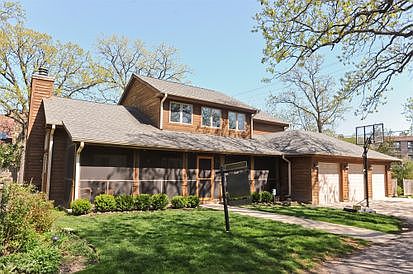 1st image of 15 Acorn Ln