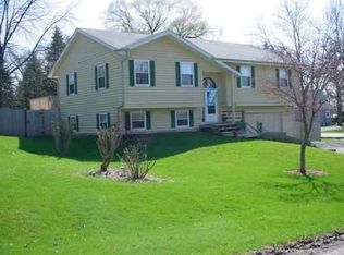 28862 W Lamphere Rd, Island Lake, IL 60042