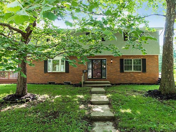 4th image of 1582 Valley Dr