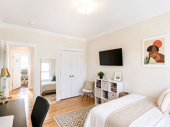 2nd image of 25-27 Glenville Ave #5