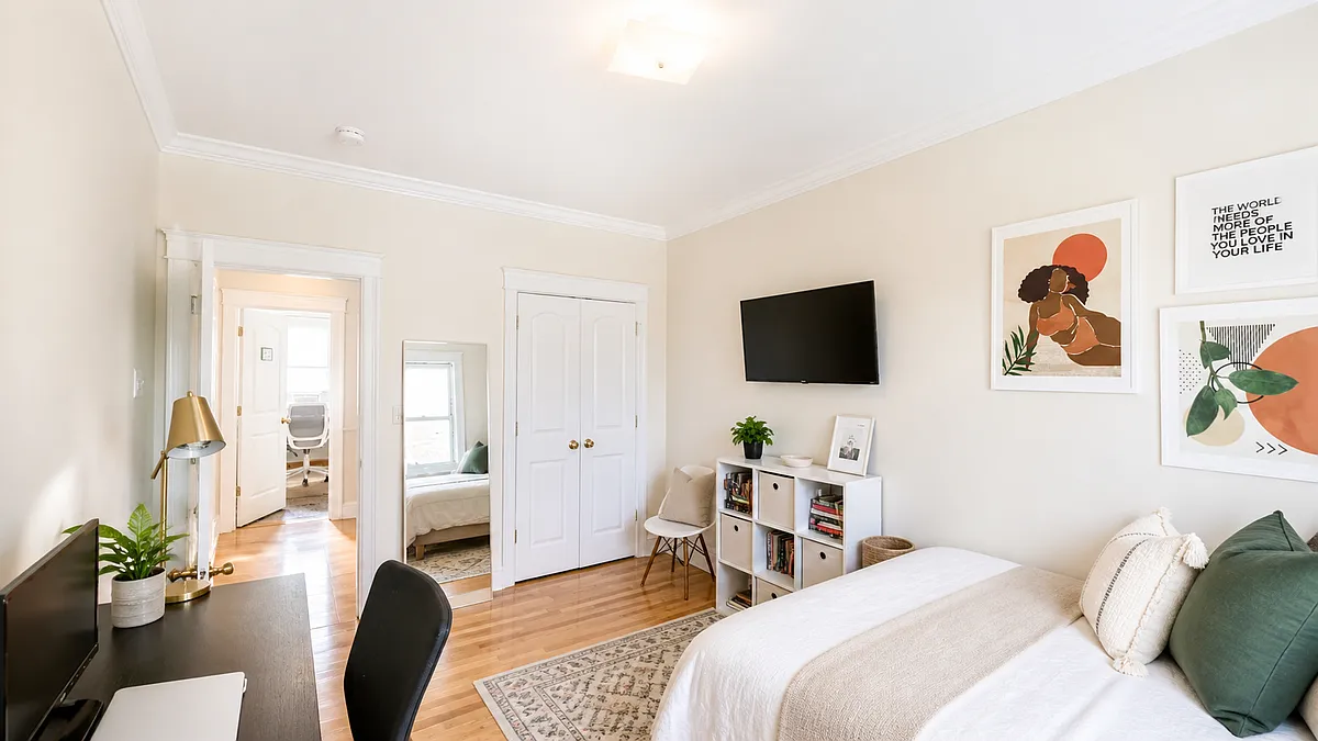 Building Photo - 25-27 Glenville Ave #5