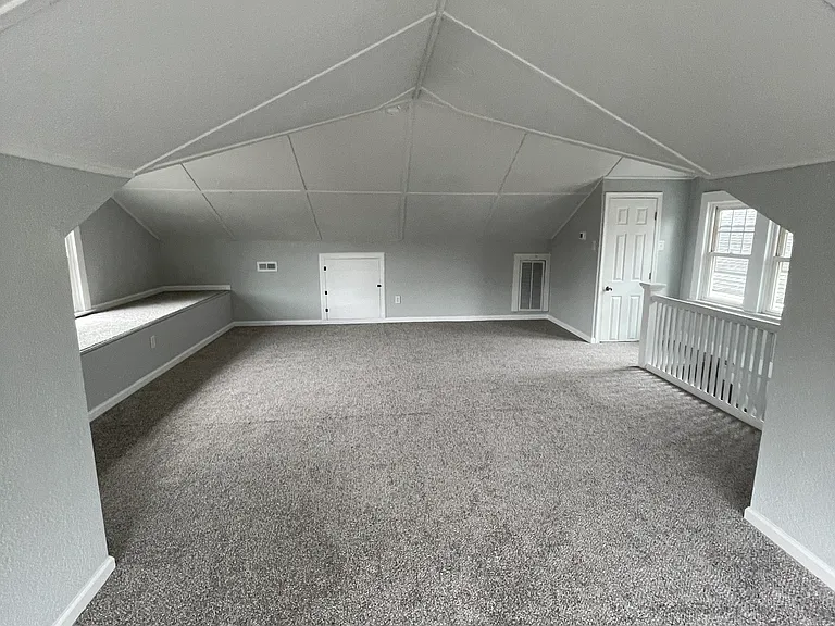 747 Shirley Ave — Photo 4