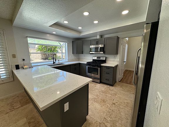 4th image of 12592 Arlington Ln