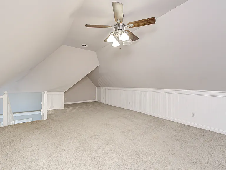 237 E Saint Joseph St — Photo 24