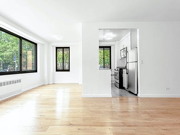 5th image of 10 W 135th St APT 1D