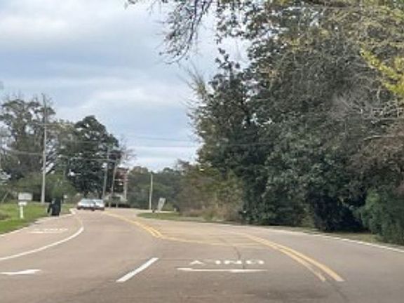 Exterior Neighborhood (street photo)