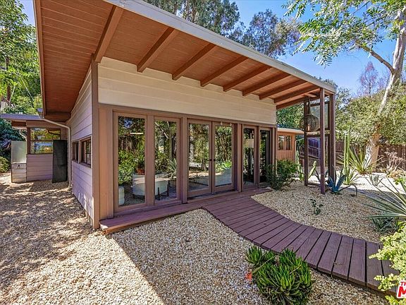 2nd image of 4977 Canoga Ave