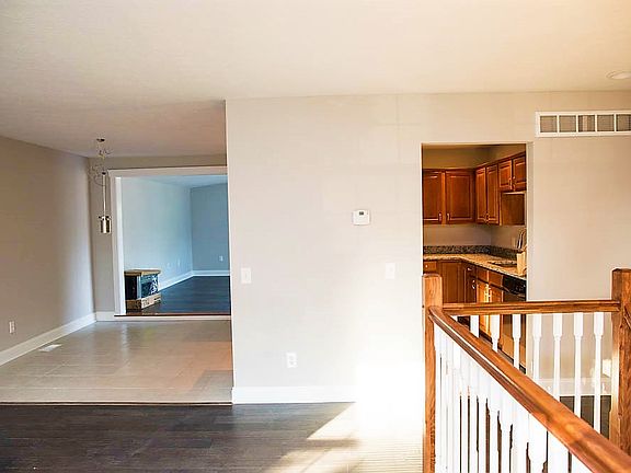 4th image of 3802 Danube Dr
