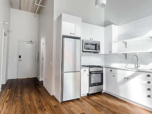 681 N La Salle Dr #319, Chicago, IL 60654