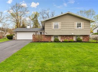 568 Heritage Dr, Rochester, NY 14615