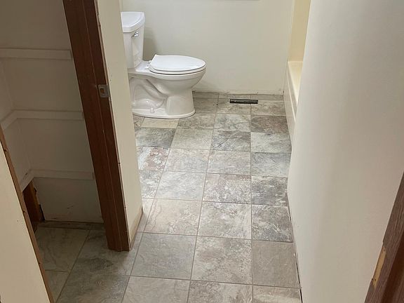 4th image of 29 Williams St