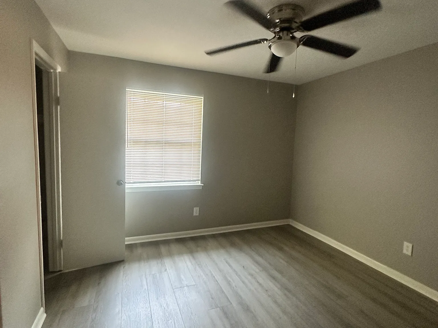 2 bed, 1.5 bath, 1050 sqft, $1,900 — Photo 4