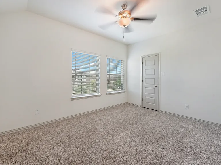3208 Heathrow Rd — Photo 15