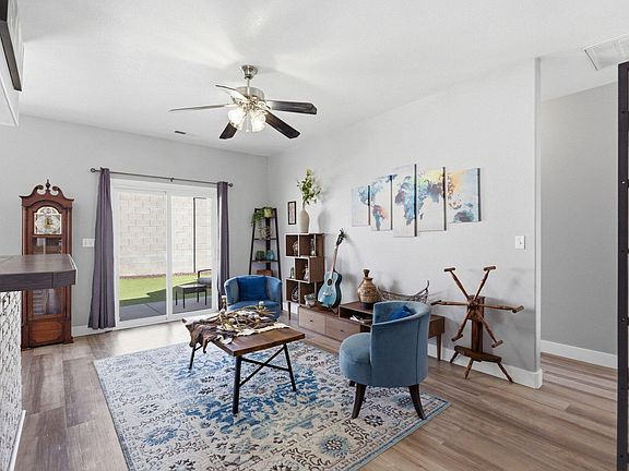 3rd image of 2883 E Overlook Dr