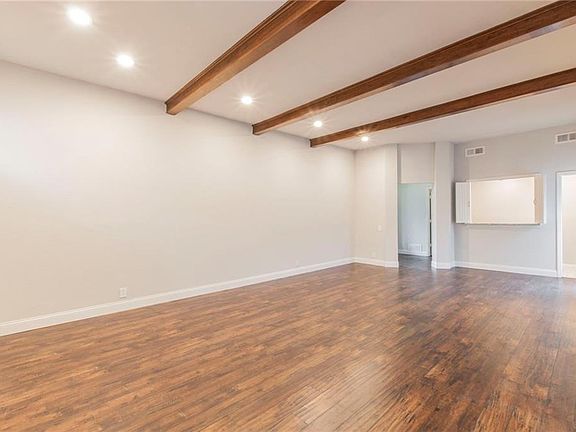 5th image of 3113 Chimneyrock Dr