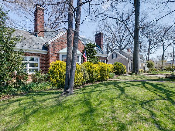 3rd image of 2639 Fort Scott Dr