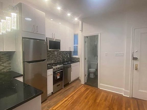 4th image of 337 E 85th St APT 4C
