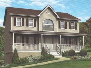 18 Ralph Broch Dr, Wallkill, NY 12589
