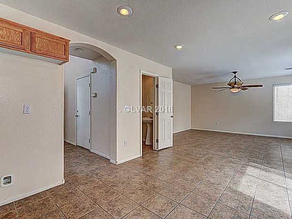 5th image of 4987 Groveland Ave