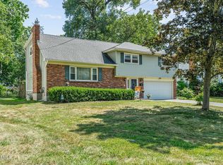 878 Cunningham Ct, Niskayuna, NY 12309