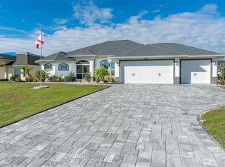 200 Mariner Ln, Rotonda West, FL 33947