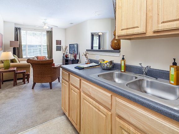 5th image of 765 McDaniel St SW #2B-2Ba-1058Sqft