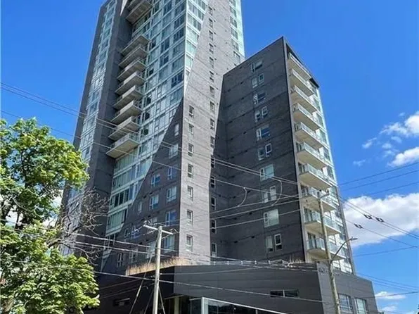 158 King St S, Waterloo, ON