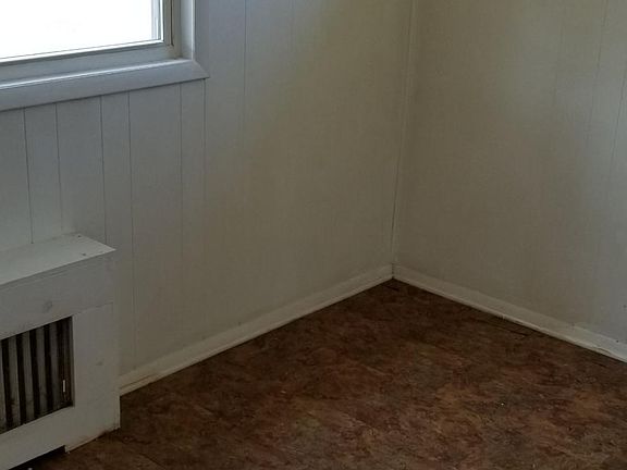 2nd image of 41 Mount Royal Ave APT 1
