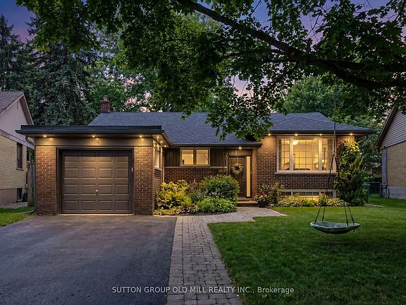 3rd image of 16 Brook Tree Cres