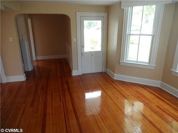 2nd image of 5 Carmen Ln
