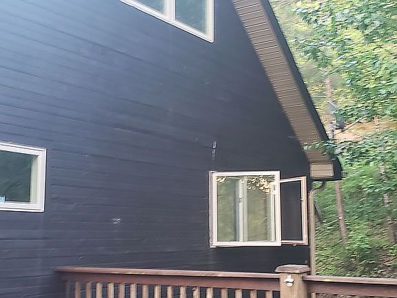 5th image of 506 Wood View Dr