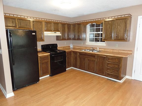 2nd image of 809 Bristo St