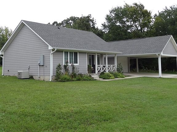 3rd image of 15621 Blackburn Dr