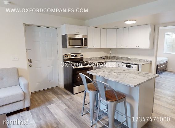4th image of 943 Dewey Ave #2
