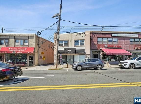 4th image of 1207 Anderson Ave