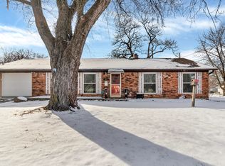 602 Northgate Dr, Greenwood, IN 46143