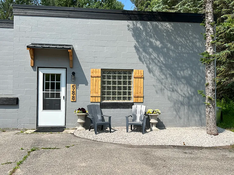 Front entrance to the Bunkhouse-space to relax and enjoy the outdoors