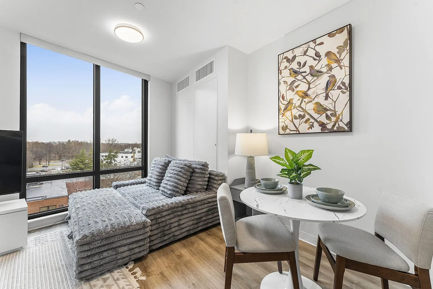 Studio, 1.0 bath, 592 sqft, $3,451 — Photo 3