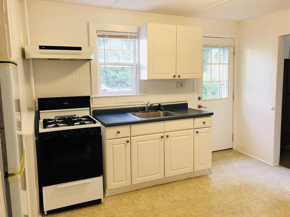 1st image of 16 Summit Ave #1