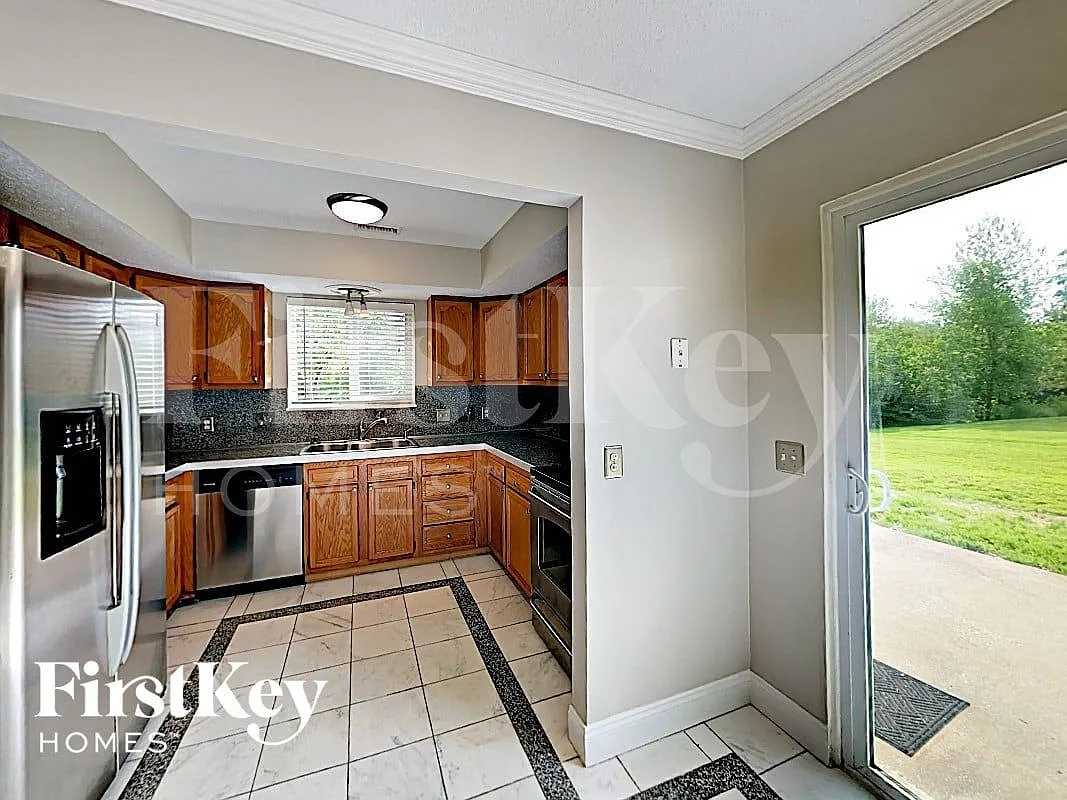 3 bed, 2.0 bath, 2188 sqft, $2,830 — Photo 3