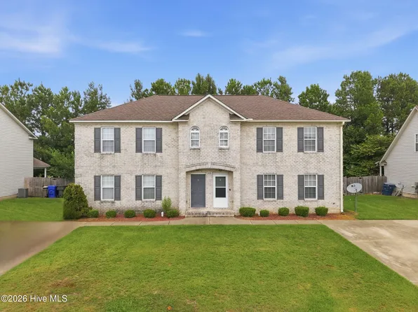 205 South Pointe Drive #B, Winterville, NC 28590