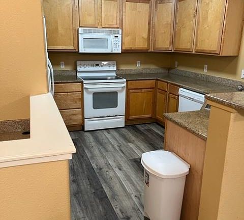 2nd image of 1900 Danbrook Dr Unit 622